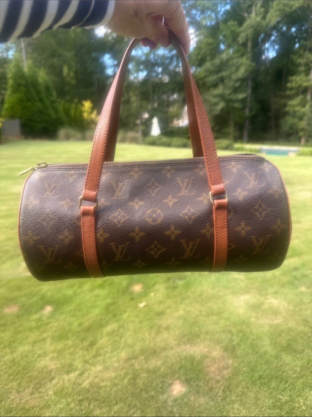 Louis Vuitton Monogram Papillon 30 in Excellent Condition - Picture 10 of 11